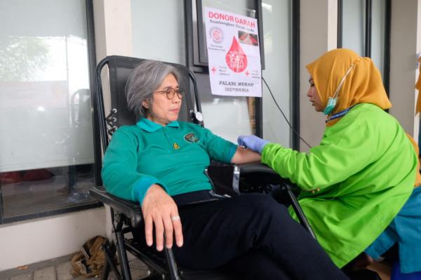 Donor Darah Pertama Tahun 2024 di Rumah Aspirasi Indah Kurnia Dibanjiri Peserta