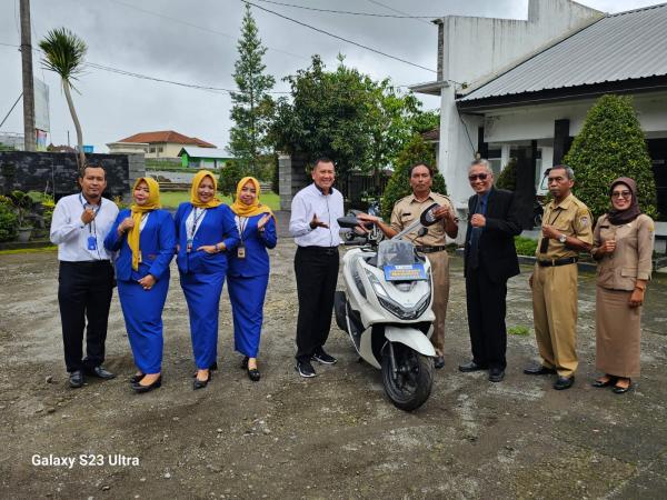 Sutrisno  Menang Honda PCX Baru, Undian dari  Bank Daerah Karanganyar 