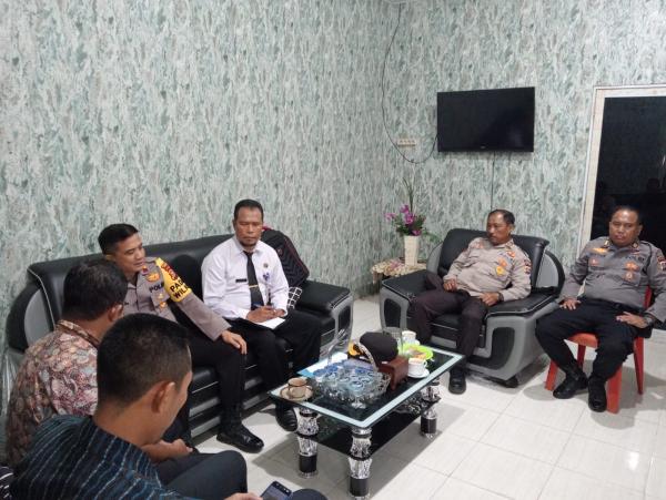 Jelang Pemilu 2024, Kapolsek Dumai Barat Sambangi Kantor Panitia Pemilihan Kecamatan Dumai Selatan