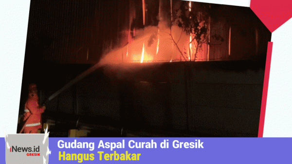 Gudang Aspal Curah di Area Pelabuhan Gresik Hangus Terbakar