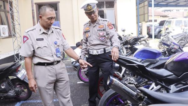 Pelajar di Kota Banjar Terjaring Operasi Kepolisian, 8 Motor Berknalpot Brong Diamankan