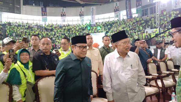 Jusuf Kalla Hadiri Acara Konsolidasi Kader dan Relawan Capres-Cawapres di Surabaya