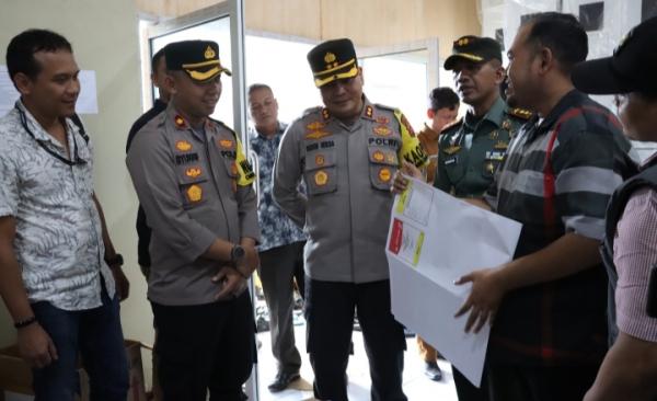Kapolres Aceh Utara Tinjau Proses Sortir dan Pelipatan Surat Suara Pemilu 2024