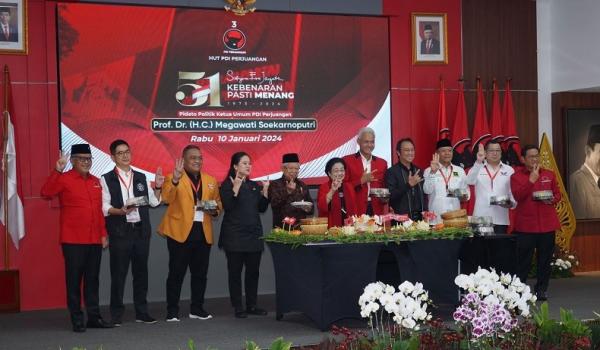 HUT ke-51 PDIP – Viral Wapres Ma’ruf Amin Sapa Metal Tiga Jari, Jubir: Murni Salam Keakraban
