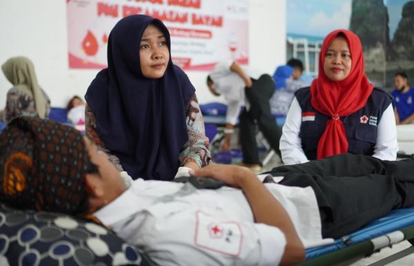 Antusias Warga Ikuti Donor Darah di Kecamatan Bayah, 83 Kantong Darah Disumbangkan ke PMI Lebak
