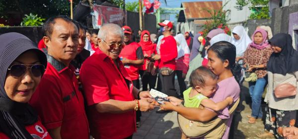 Peringati HUT ke-51 di Lombok, PDIP Bagi Telur dan Sosialisasi Program Kartu Sakti Ganjar-Mahfud