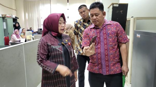 Keliling Kantor Setda, Pj Sekda Provinsi Banten Virgojanti Pesan Tingkatkan Disiplin Pegawai