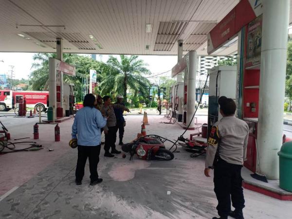 Detik-Detik Kebakaran di SPBU Undip Semarang, Ada Ledakan!