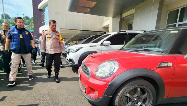 Polisi Ungkap Komplotan 'Lengek Squad' Penjual Mobil Ilegal di Jawa Tengah