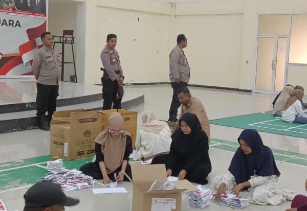 Kapolres Pidie Jaya Pastikan Pelipatan Surat Suara Pemilu 2024 Berjalan Lancar