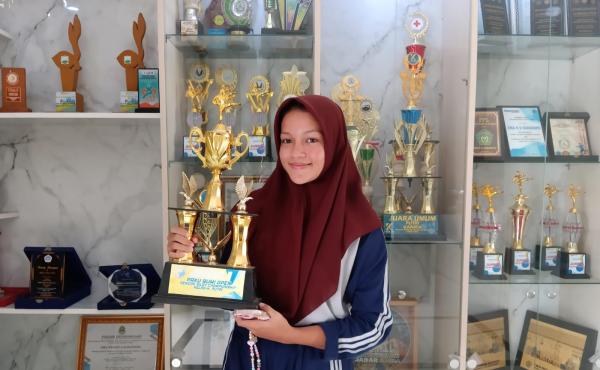 Cerita Erica Olivia, Siswi Cantik Berprestasi Asal SMAN 6 Karawang