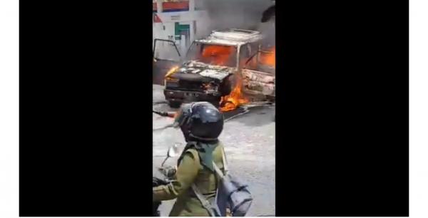 Tiba-tiba Keluar Asap dari Bagian Mesin,Satu Unit Mobil Ludes Terbakar di Aceh Saat Isi BBM di SPBU