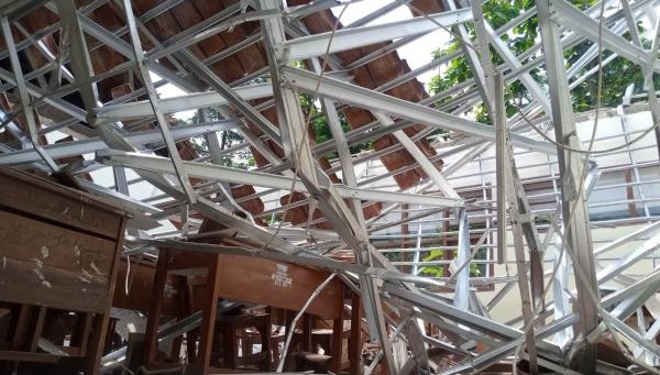 Atap SMPN 2 Greged Cirebon Ambruk, Sejumlah Siswa Alami Luka-luka