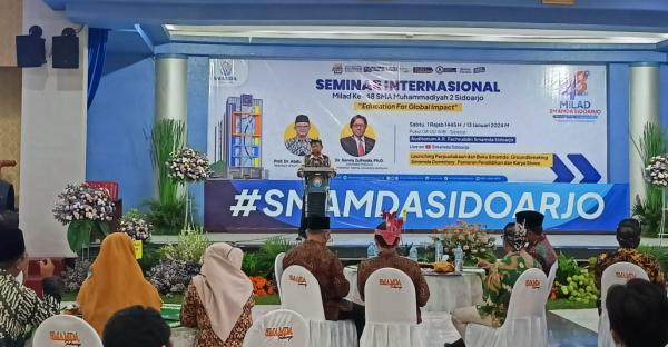 SMA Muhammadiyah 2 Sidoarjo Launching Buku Karya Guru, Siswa, dan Karyawan