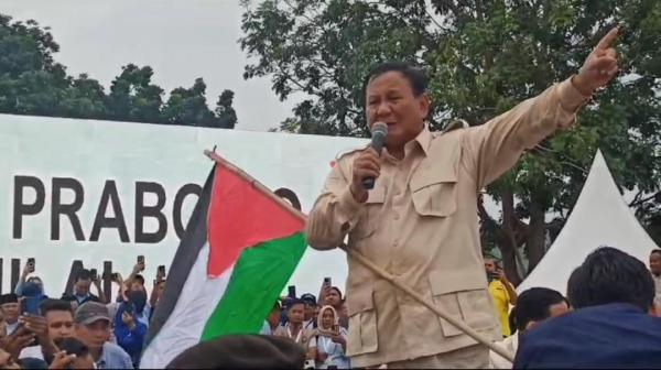 Prabowo Serukan Palestina Merdeka Saat Sapa Relawan di Batam