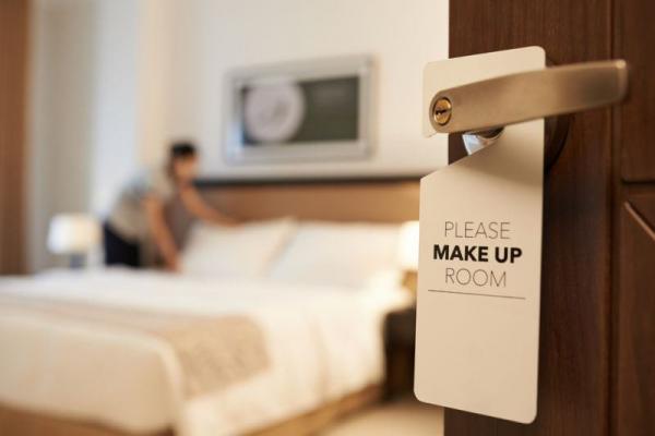 Ingat, Jangan Rapikan Tempat Tidur Hotel Sebelum Check-Out, Ternyata Ini Alasannya