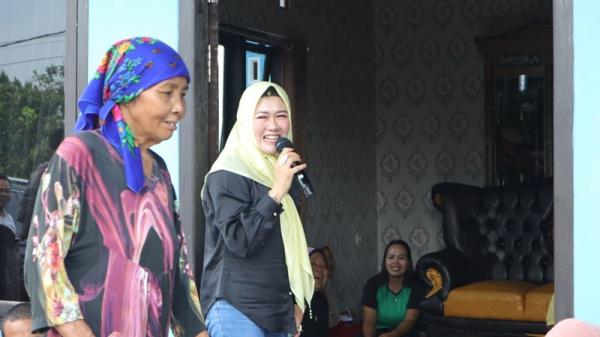 Teh Metty Ajak Saksi Partai Golkar Mande Cianjur Sayangi Rakyat agar Mereka Berikan Suara