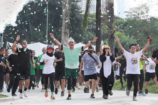 Lepas Kangen Ganjar Lari Pagi Bareng Istri Dan Sandiaga Uno Keliling