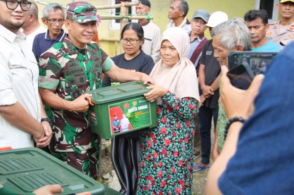Panglima TNI Beri Bantuan untuk Korban Gempa Bumi di Sumedang