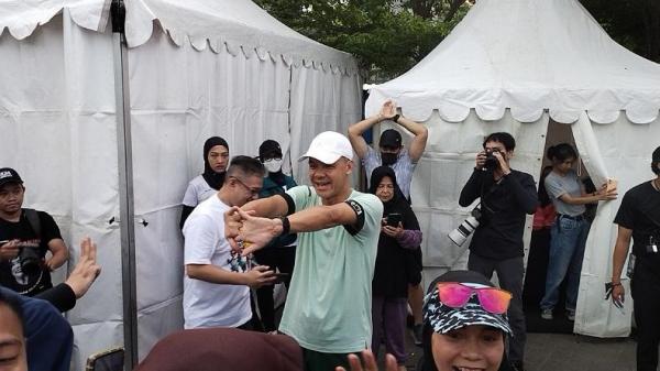 Bersama UMKM, Ganjar dan Sandiaga Uno Lari Pagi Bertajuk PENGUIN SeliweRUN di Senayan Park Jakarta