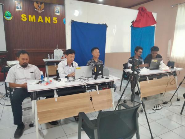 Disdukcapil Kota Tasikmalaya Jemput Bola ke Sekolah untuk Perekaman E-KTP Pemilih Pemula