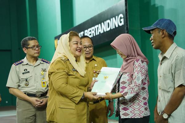 Senangnya Warga Gisikdono Semarang Terima Sertifikat Tanah PTSL usai Penantian 2 Tahun