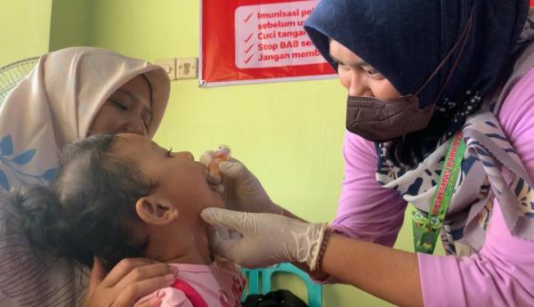 Takut Polio, Puluhan Ribu Anak di Ponorogo Diberi Vaksinasi
