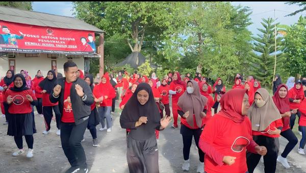 265 Peserta Ibu-ibu Ikuti Senam Sehat bersama TPD dan Relawan Ganjar Mahfud Lampung di Wai Lubuk