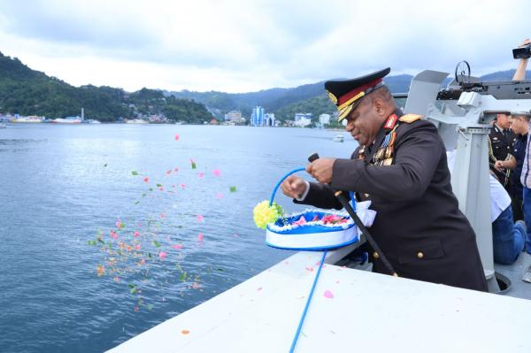 Kapolda Papua Hadiri Upacara Tabur Bunga Dalam Rangka Peringatan Hari Dharma Samudera