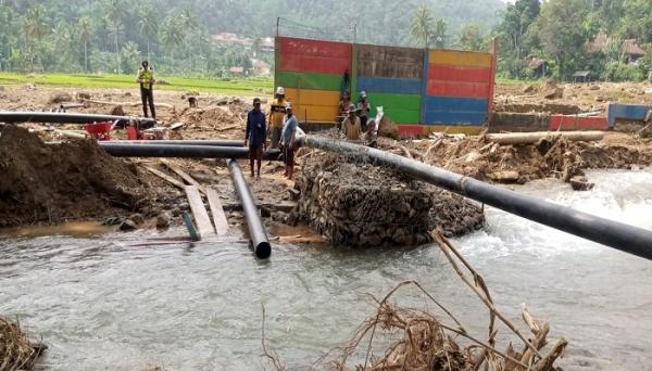 Longsor Subang, Perumda Tirta Rangga dan Pabrik AQUA Distribusikan Air Bersih ke Tiga Kecamatan