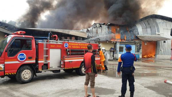 Gudang Pabrik Batu Apung di Cikande Kabupaten Serang Terbakar