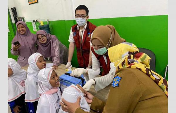 119 Mahasiswa Unusa Sukseskan Imunisasi SUB PIN Polio Bersama Dinkes Kota Surabaya