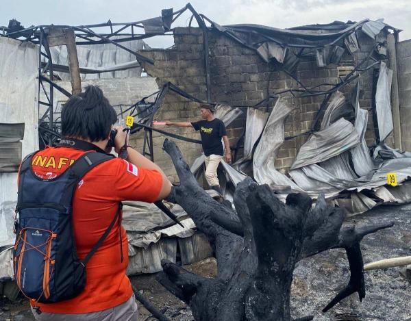 Tim INAFIS Lakukan Olah TKP Kebakaran Toko Gerabah di Tulungagung