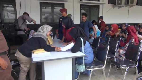 Berkah Pemilu 2024, Petugas Sorlip Surat Suara di KPU Subang Raup Upah Hingga Rp4 Juta