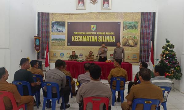 Sinergi Kapolsek Kotarih Bersama Forkopicam TNI-Polri, Pastikan Kondusifitas Sambut Pemilu 2024