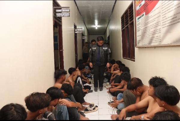 Terlibat Geng Motor dan Tawuran, Puluhan Remaja Digelandang ke Mapolres Indramayu