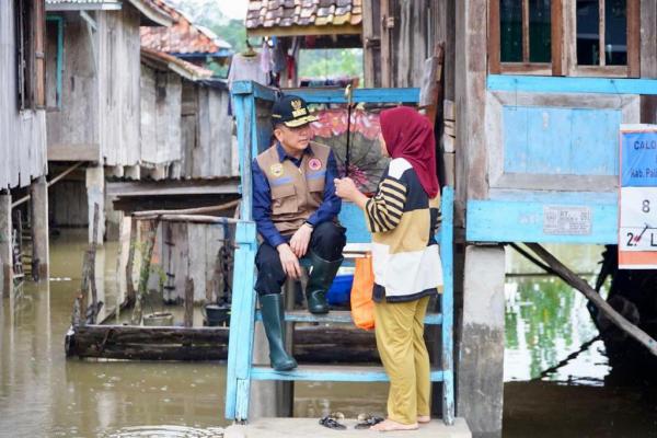 Sebanyak 10 Kecamatan di Muara Enim Terdampak Banjir, Pj Gubernur Agus Fatoni Langsung Tinjau Lokasi