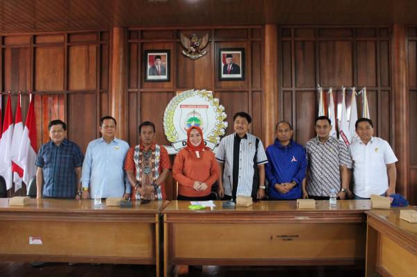 Bahas Pencegahan Banjir, DPRD Sulbar Terima Kunjungan Anggota Dewan Kota Pare-Pare