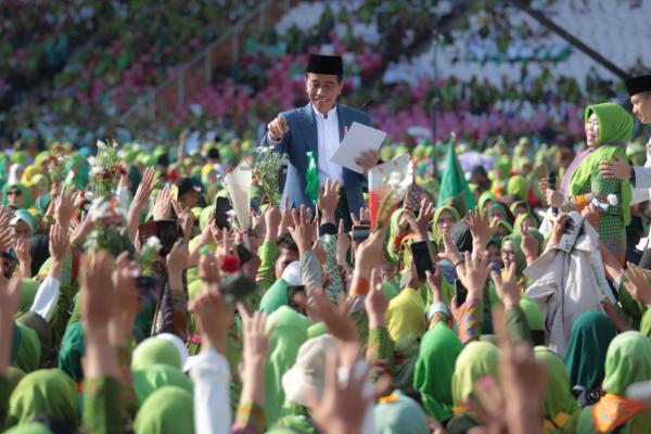 Senyum Presiden Jokowi di Harlah Muslimat NU ke 78