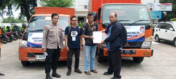 Pemilu Semakin Dekat, KPU Distribusikan Bilik Suara ke 30 Kecamatan Karawang