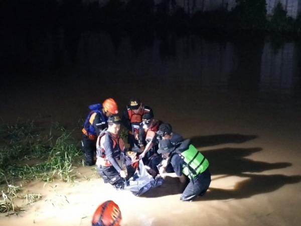 Seorang Bocah Ditemukan Tewas di Sungai Bringin, Diduga Tak Bisa Renang dan Akhirnya Tenggelam
