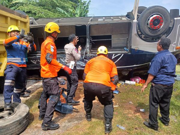 Bus Shantika Terjun Bebas di Tol Pemalang, Polda Jateng Turunkan Tim Traffic Accident Analysis