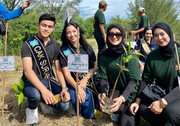 Influencer Regina Ayu Ajak Anak Muda Surabaya Tanam Mangrove