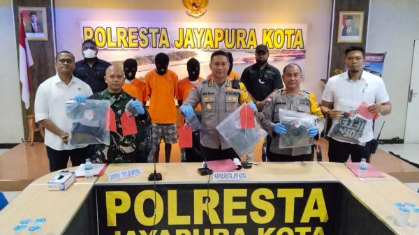 Pelaku Pembakaran Ruko Disekitar Traffic Light Waena Berhasil Diungkap, 4 Pria Ditetapkan Tersangka