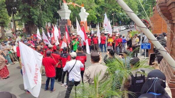 Protes Petani Nganjuk,Tuntutan Pembatalan Penurunan Subsidi Pupuk dan Penindakan Korupsi APBdes