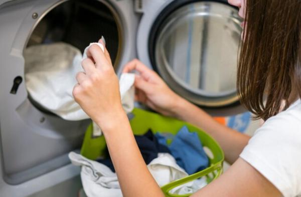 Cara Jitu Mencuci Pakaian di Musim Hujan Supaya Tidak Bau Apek