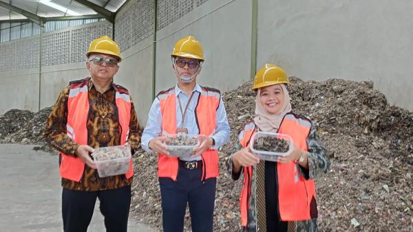 Pabrik Semen Cilacap Terima Kiriman 30 Ton Sampah RDF Sleman Sebagai Bahan Bakar Alternatif