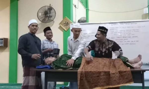 Tata Cara Memandikan Jenazah Dalam Islam, Langkah- Langkah, Doa, Dan ...