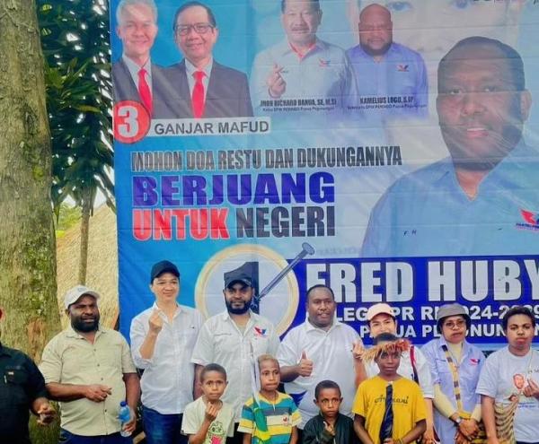 Target maksimal, Caleg Perindo Papua Pegunungan Memasang Baliho Bersama di Distrik Asotipo