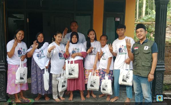 Tim Relawan Jatim Beragam Berbagi Sembako, Realisasi Program Sekampung Solid Satu Suara